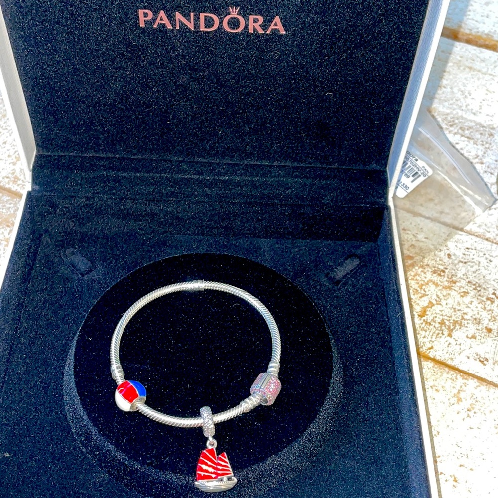 ⛵️ NWOT 7.5 in Pandora sailboat charm bracelet ⛵️